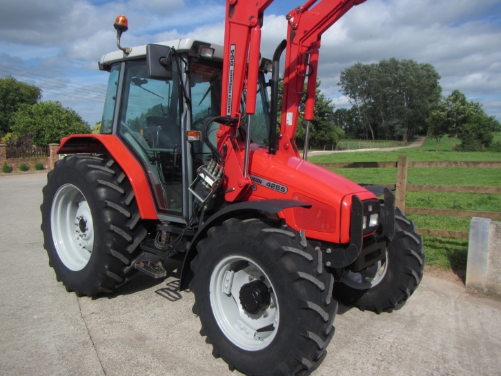 Massey Ferguson 4255
