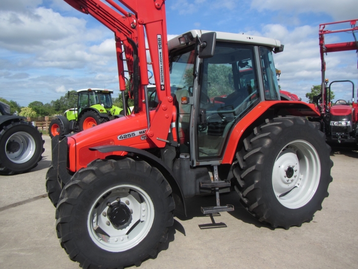 Massey Ferguson 4255
