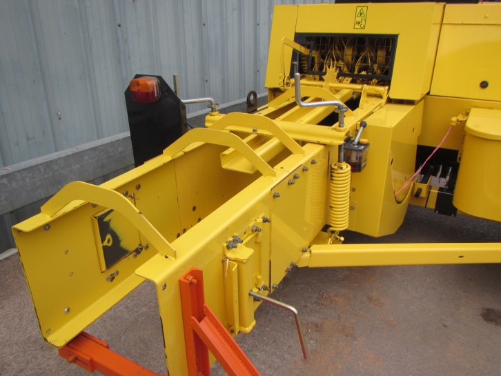 New Holland BC 5060 conventional baler