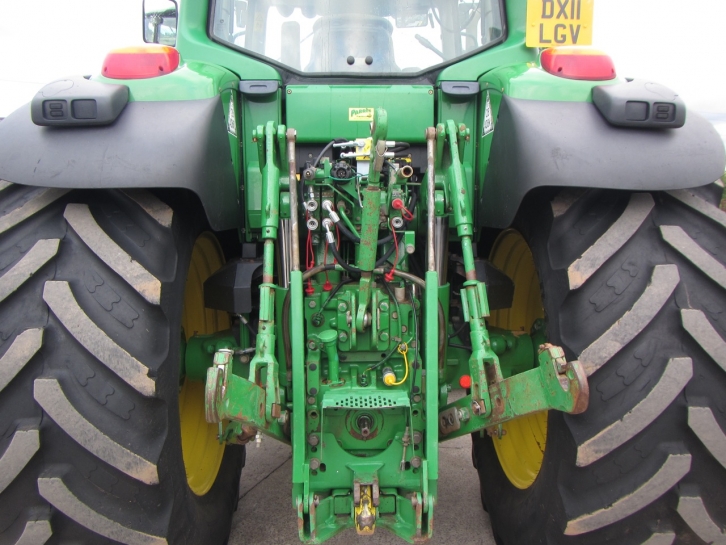 John Deere 7530