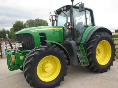 John Deere 7530