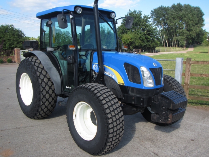 New Holland T4020