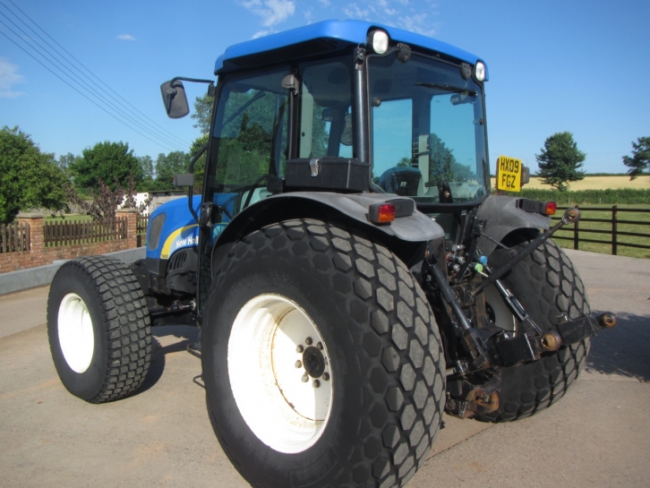 New Holland T4020