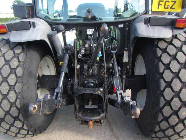 New Holland T4020