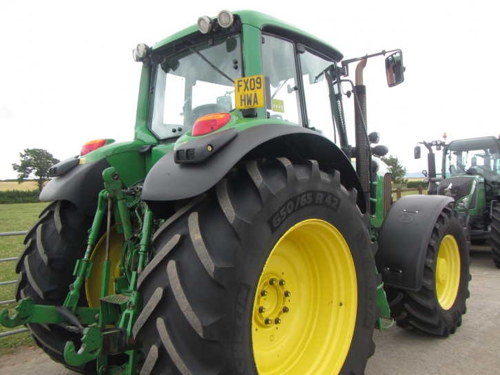 John Deere 7530