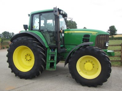 John Deere 7530
