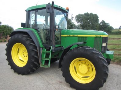 John Deere 6910