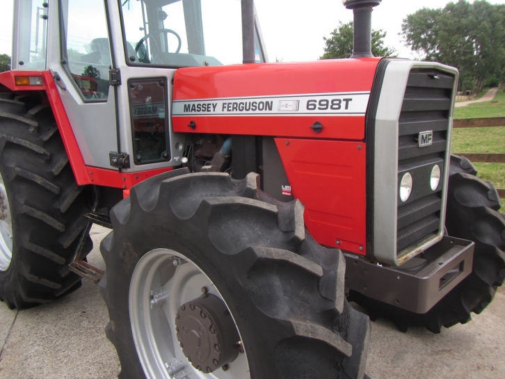Massey Ferguson 698T