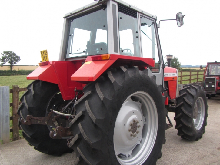 Massey Ferguson 698T