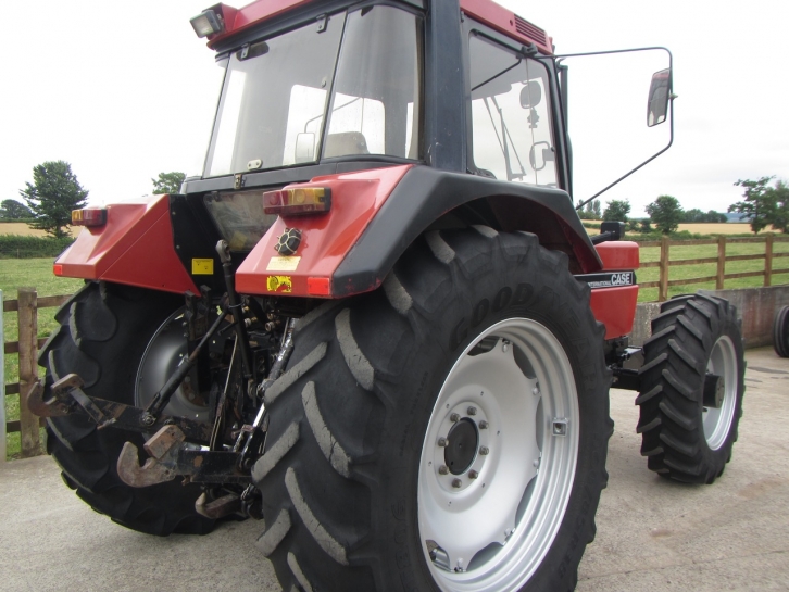 Case 1056XL