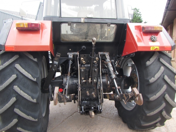 Case 1056XL