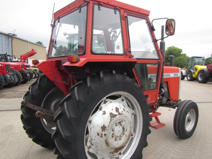 Massey Ferguson 265