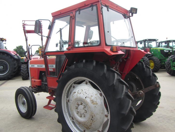 Massey Ferguson 265