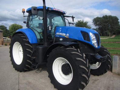 New Holland T7.235