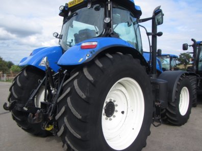 New Holland T7.235