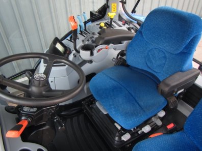 New Holland T7.235