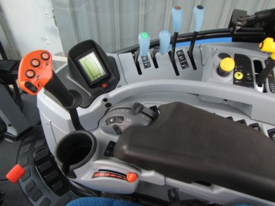 New Holland T7.235