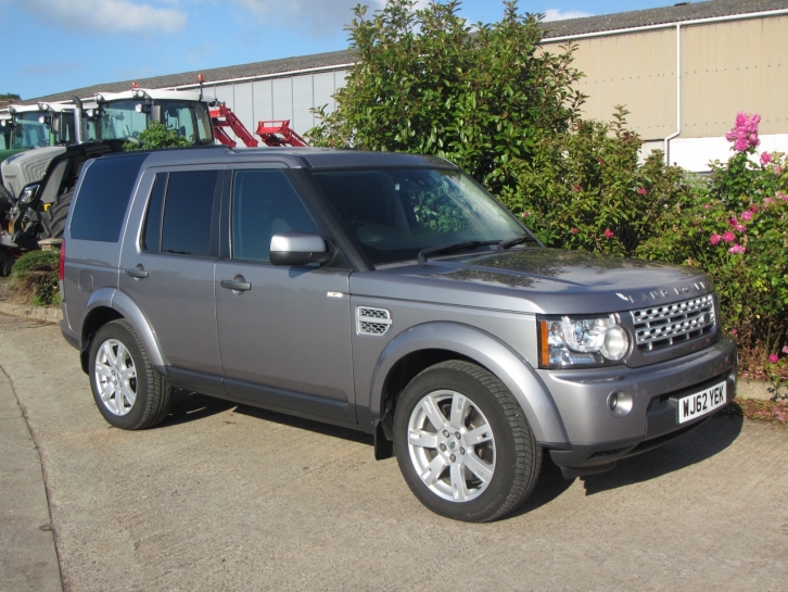 Land Rover Discovery Commercial