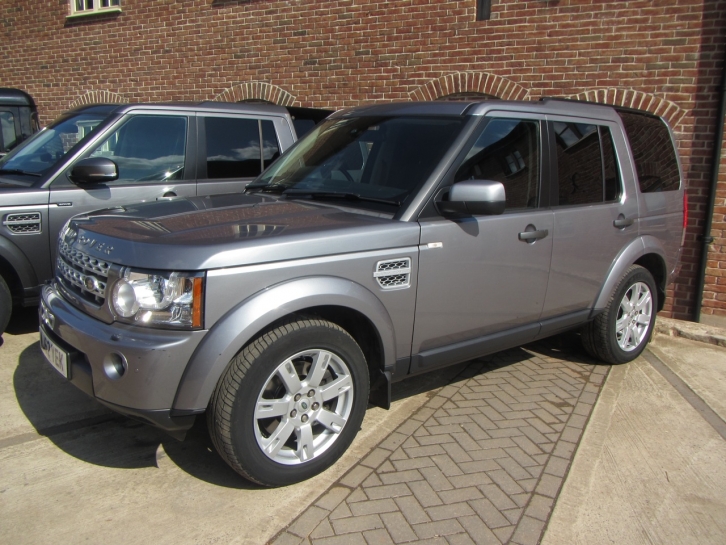 Land Rover Discovery Commercial