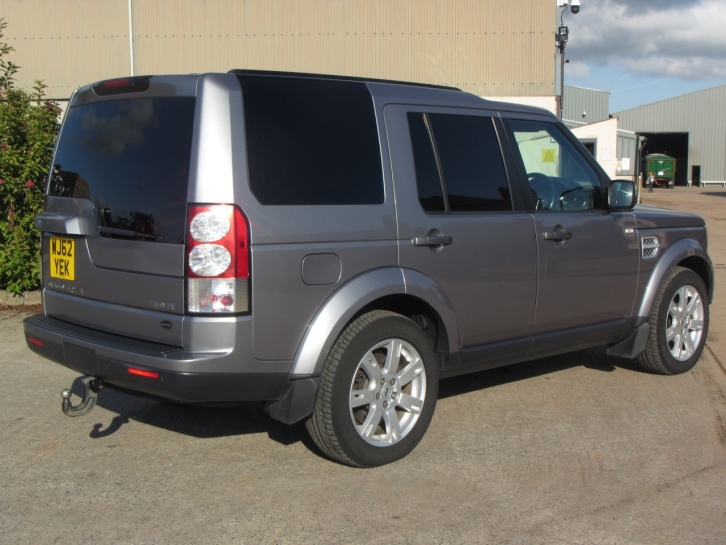 Land Rover Discovery Commercial