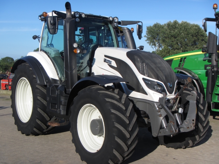 Valtra T214 Direct