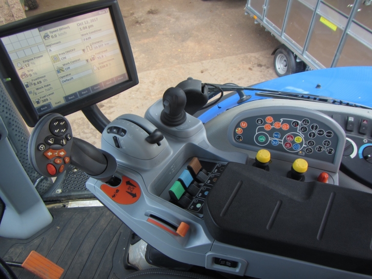 New Holland T8.435