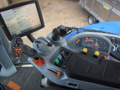 New Holland T8.435