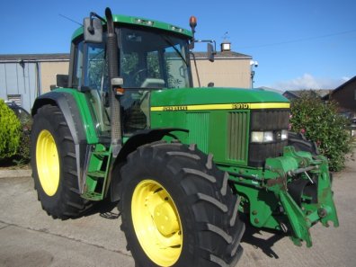 John Deere 6910