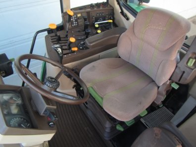 John Deere 6910