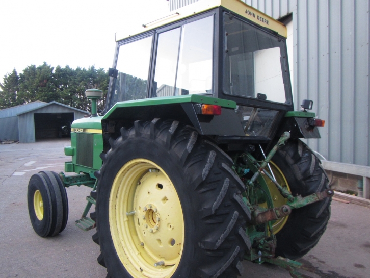 John Deere 3040