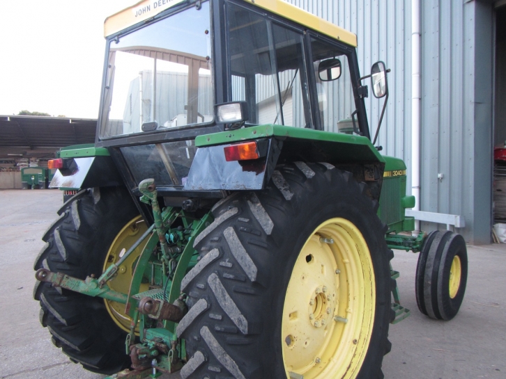 John Deere 3040