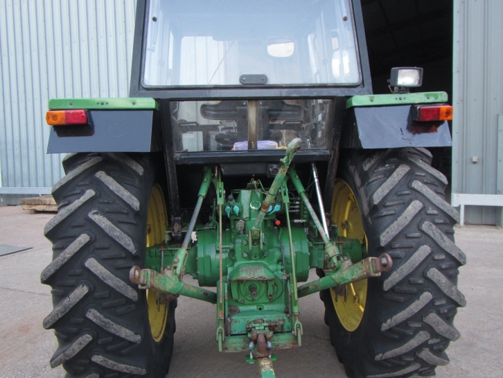 John Deere 3040