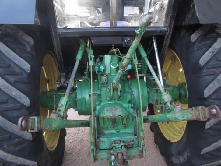 John Deere 3040