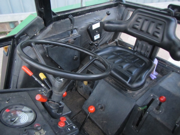 John Deere 3040