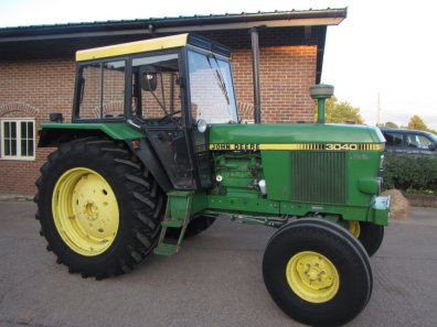 John Deere 3040
