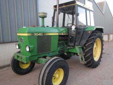 John Deere 3040