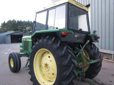 John Deere 3040