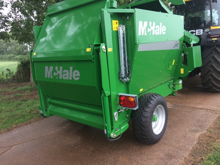 McHale C460 trailed silage feeder and straw chopper