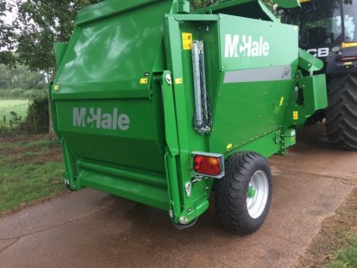 McHale C460 trailed silage feeder and straw chopper