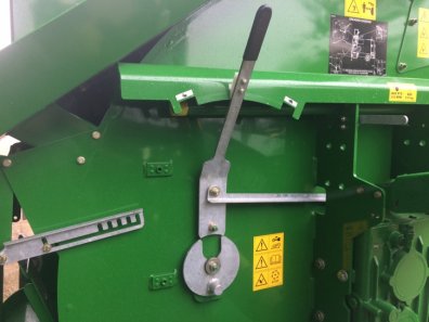 McHale C460 trailed silage feeder and straw chopper