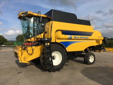 New Holland CSX 7060