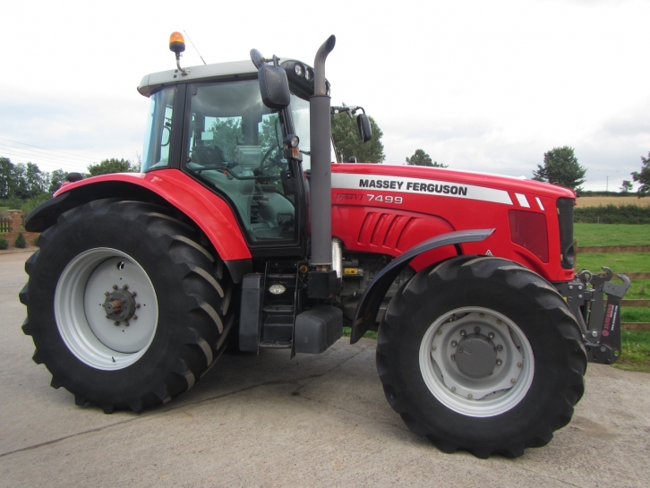 Massey Ferguson 7499