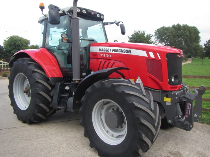 Massey Ferguson 7499