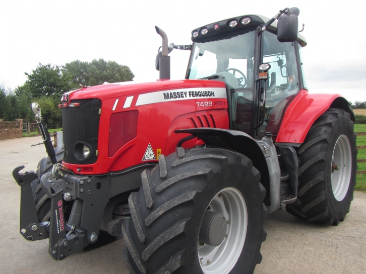 Massey Ferguson 7499