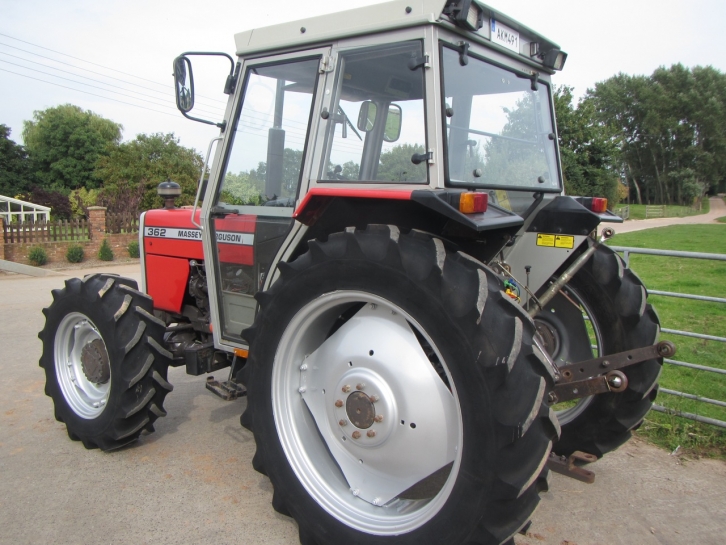 Massey Ferguson 362