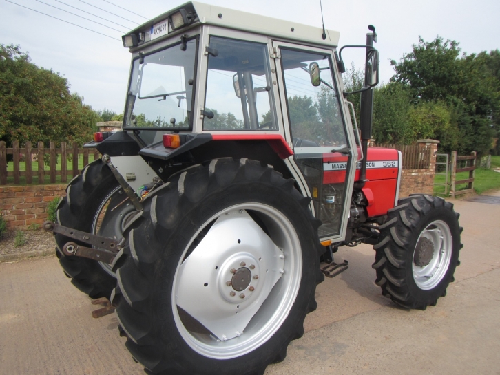 Massey Ferguson 362