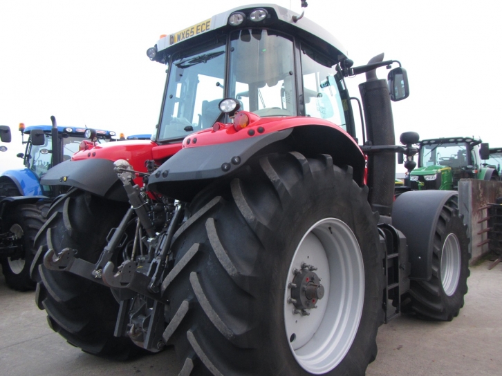 Massey Ferguson 7726 Exclusive