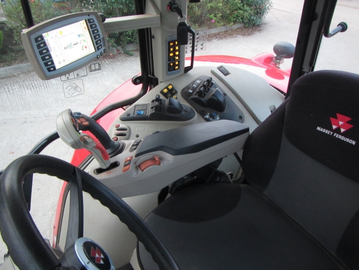 Massey Ferguson 7726 Exclusive