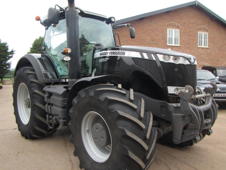 Massey Ferguson 8650