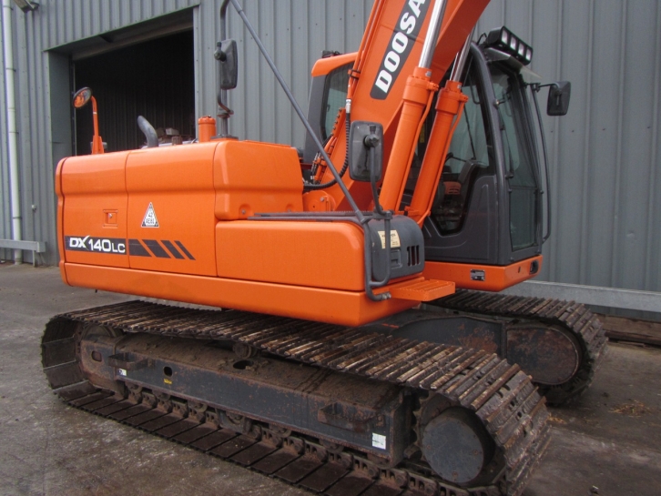 Doosan DX140LC digger